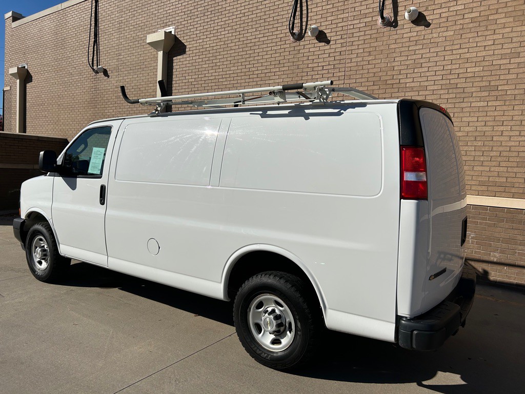 2022 Chevrolet Express Image 3