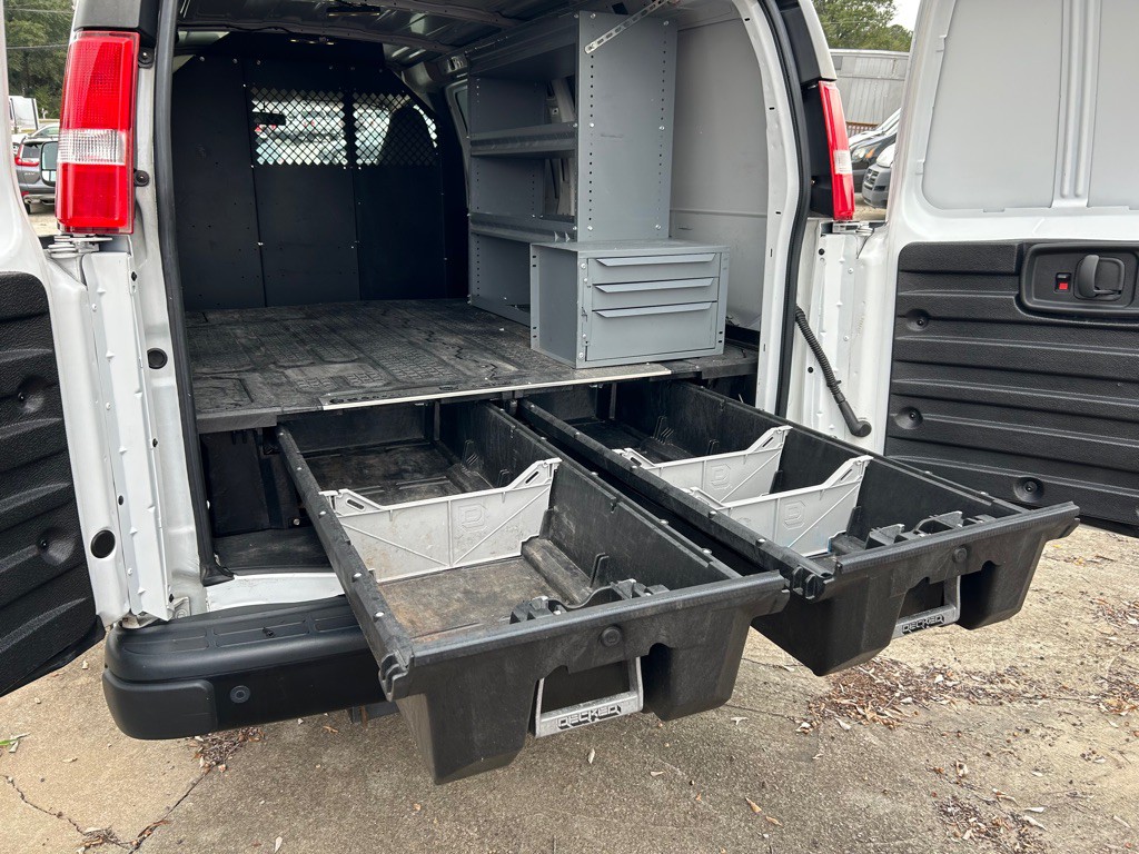 2022 Chevrolet Express Image 11