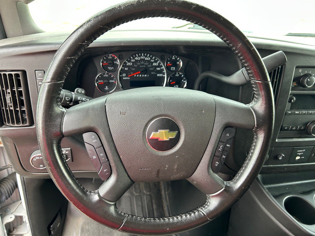 2022 Chevrolet Express Image 15