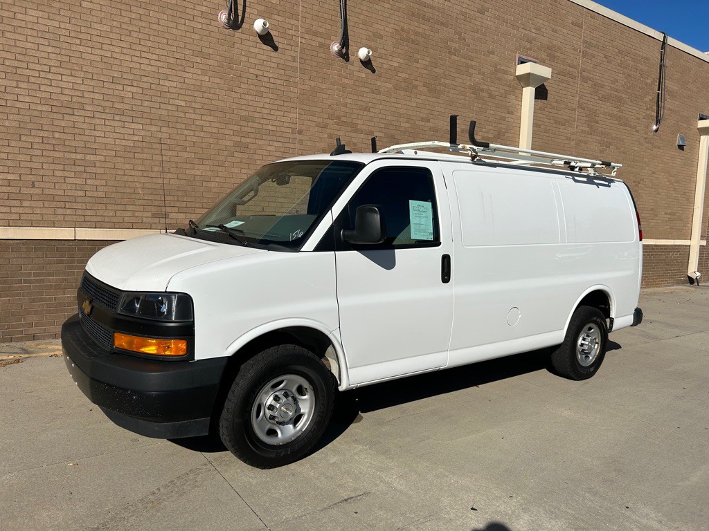 2022 Chevrolet Express Image 6