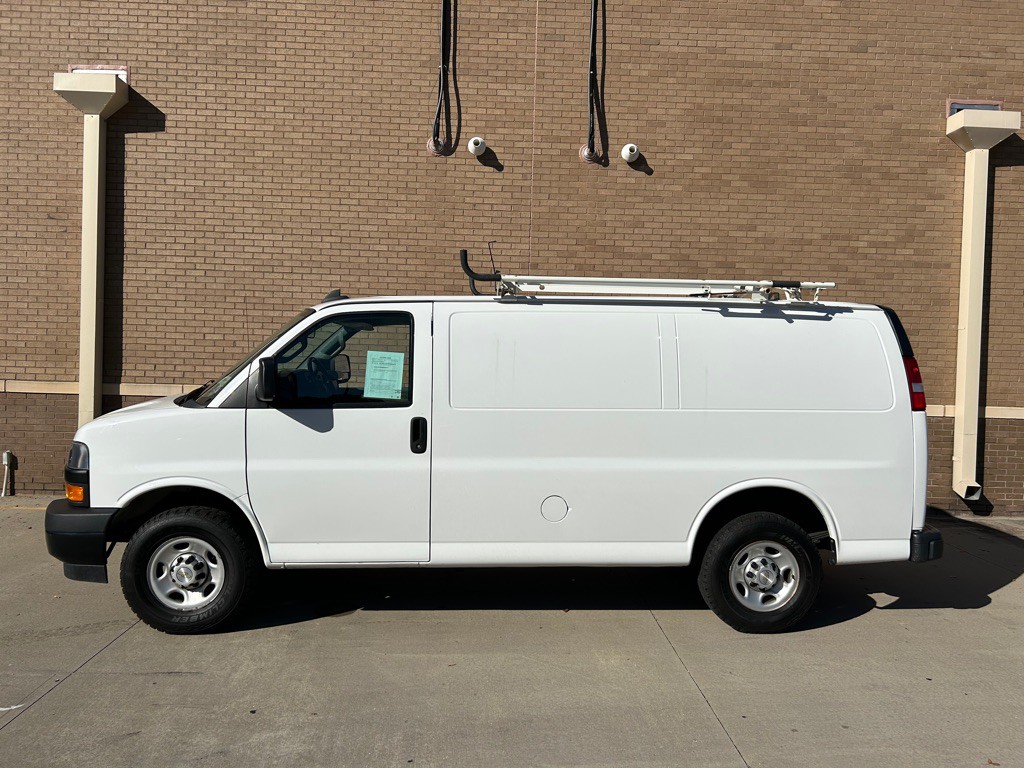 2022 Chevrolet Express Image 7