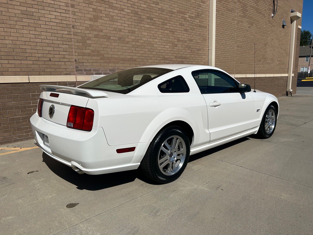 2005 Ford Mustang Image 5