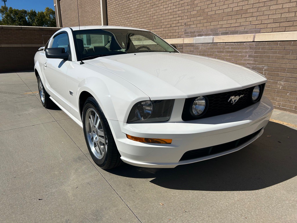 2005 Ford Mustang Image 4