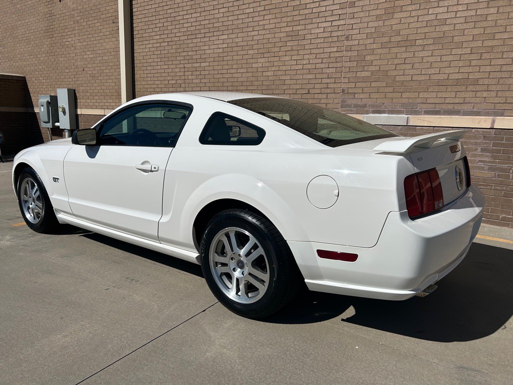 2005 Ford Mustang Image 11