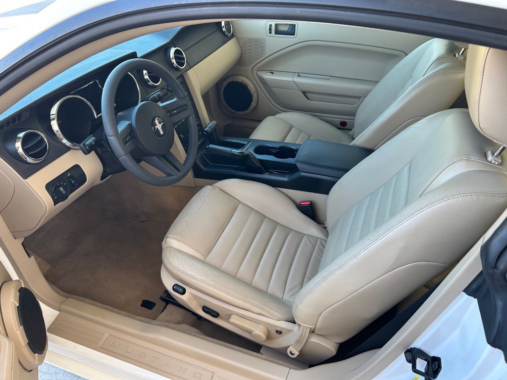 2005 Ford Mustang Image 15