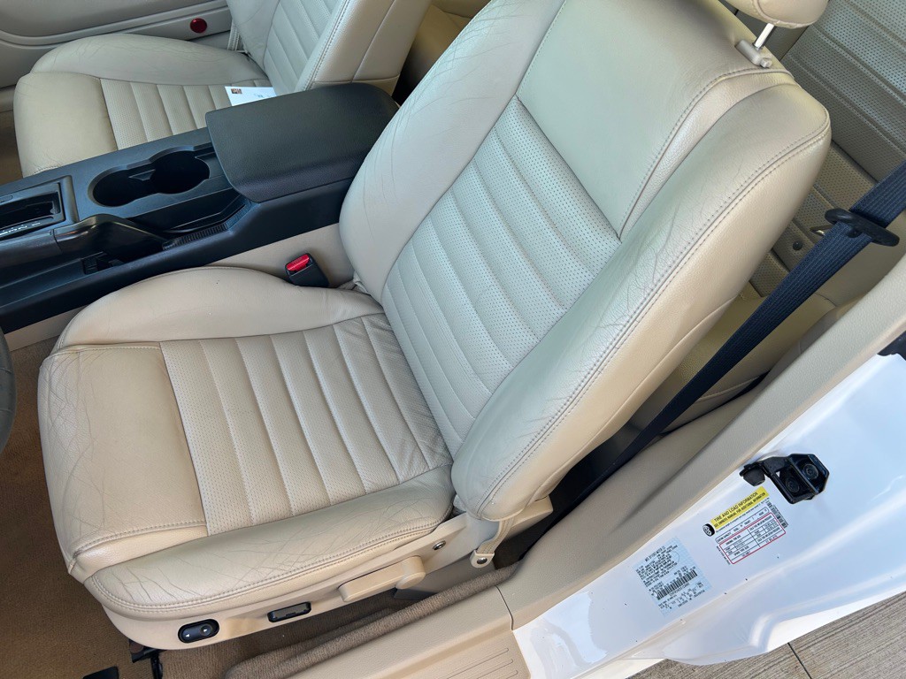 2005 Ford Mustang Image 16