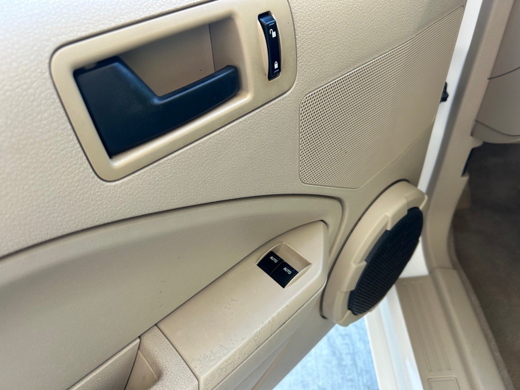 2005 Ford Mustang Image 19