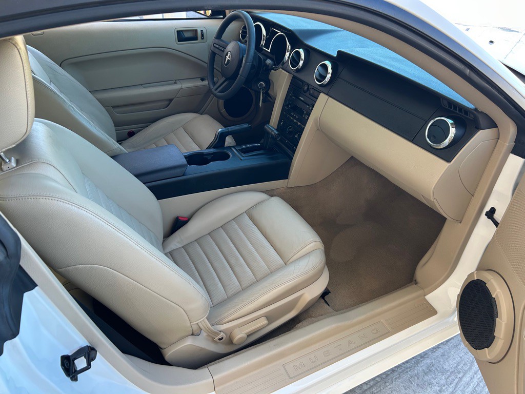 2005 Ford Mustang Image 20