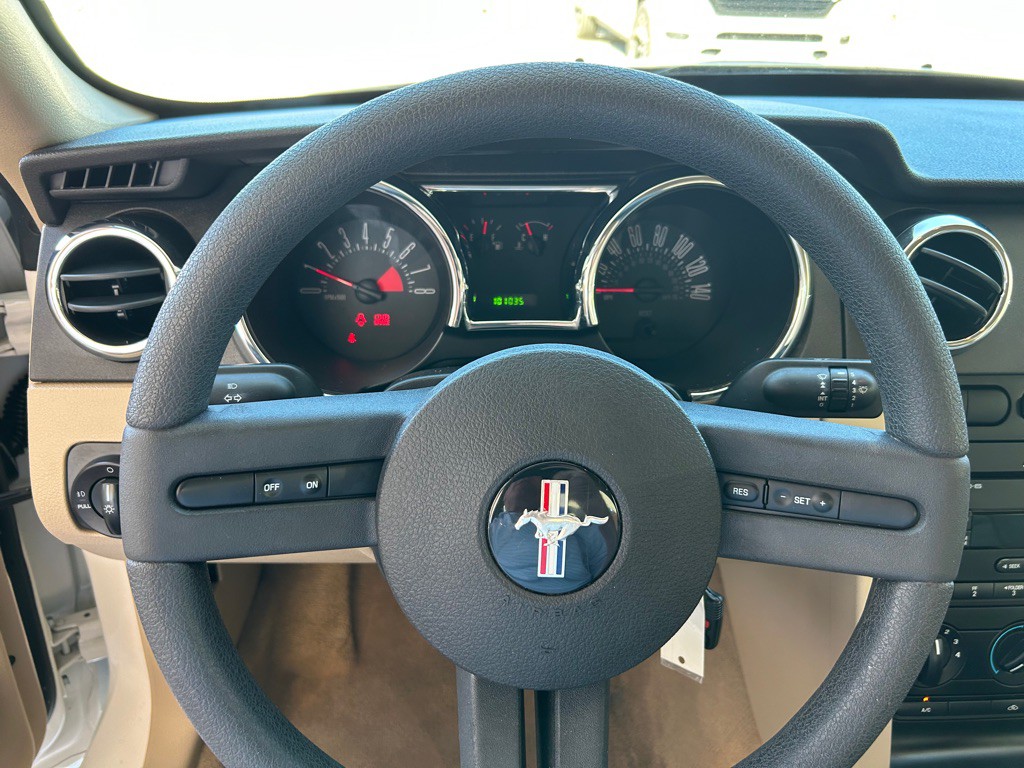 2005 Ford Mustang Image 22