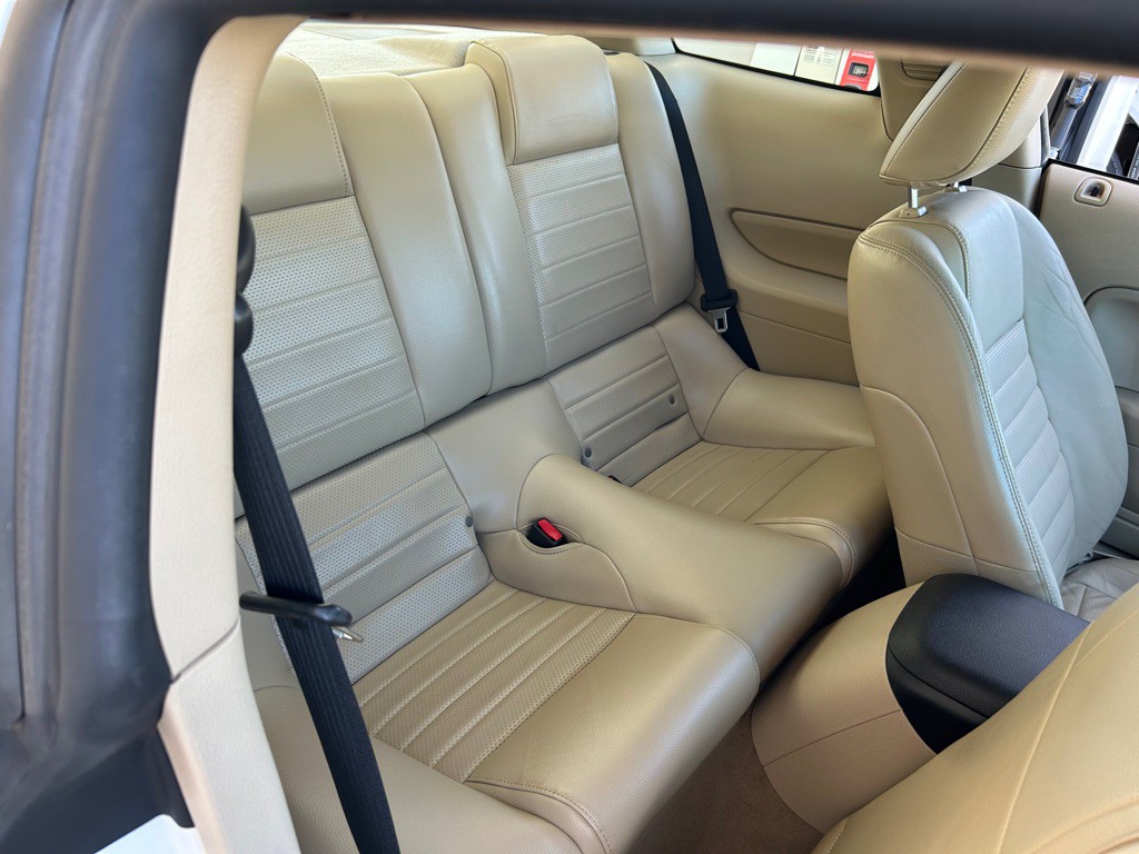 2005 Ford Mustang Image 24