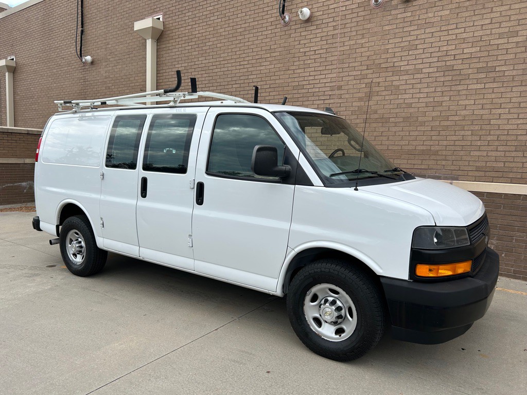 2020 Chevrolet Express Image 3