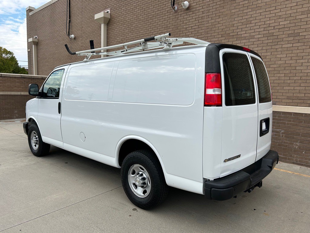 2020 Chevrolet Express Image 9