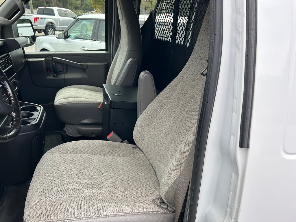 2020 Chevrolet Express Image 13