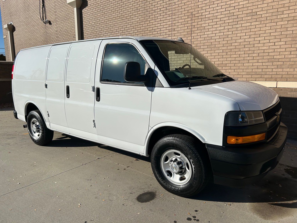 2021 Chevrolet Express Image 3