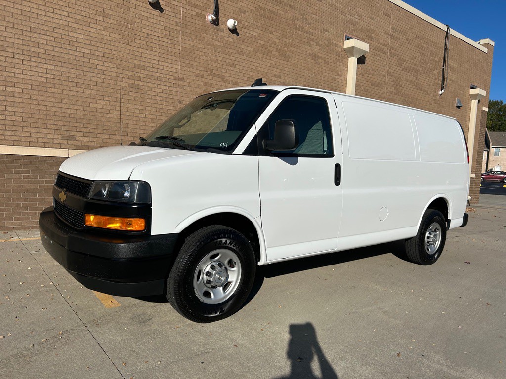 2021 Chevrolet Express Image 5