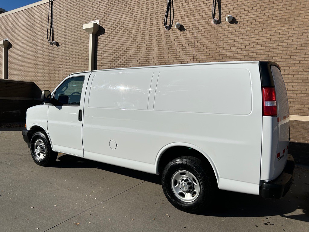 2021 Chevrolet Express Image 6