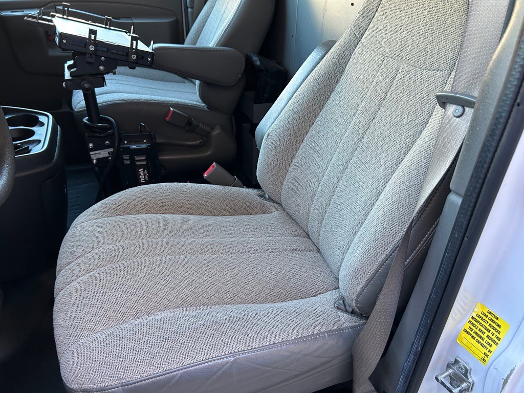 2021 Chevrolet Express Image 15