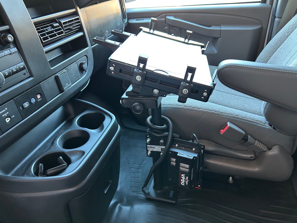 2021 Chevrolet Express Image 17