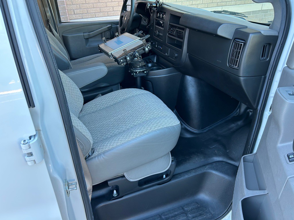 2021 Chevrolet Express Image 18