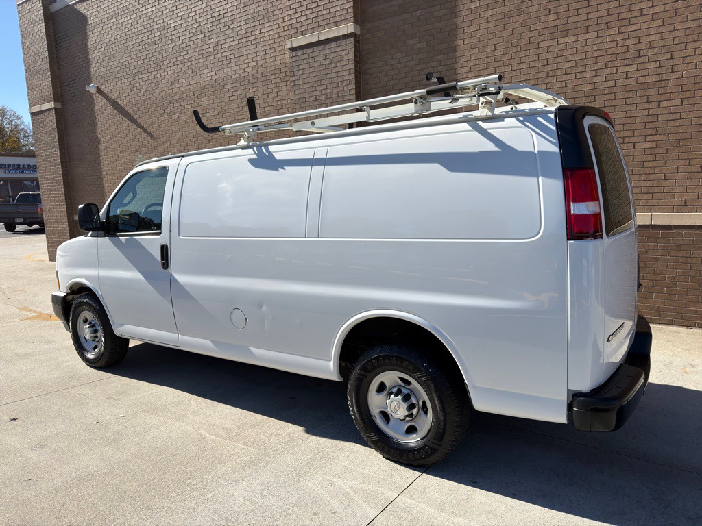 2019 Chevrolet Express Image 9
