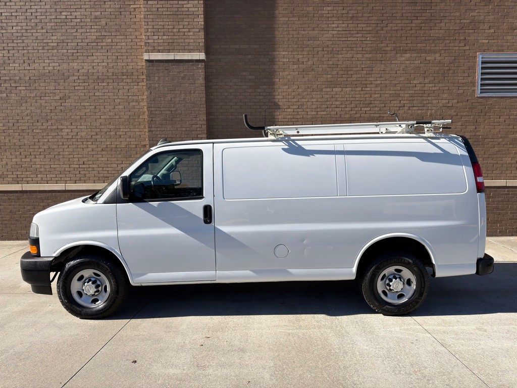 2019 Chevrolet Express Image 10
