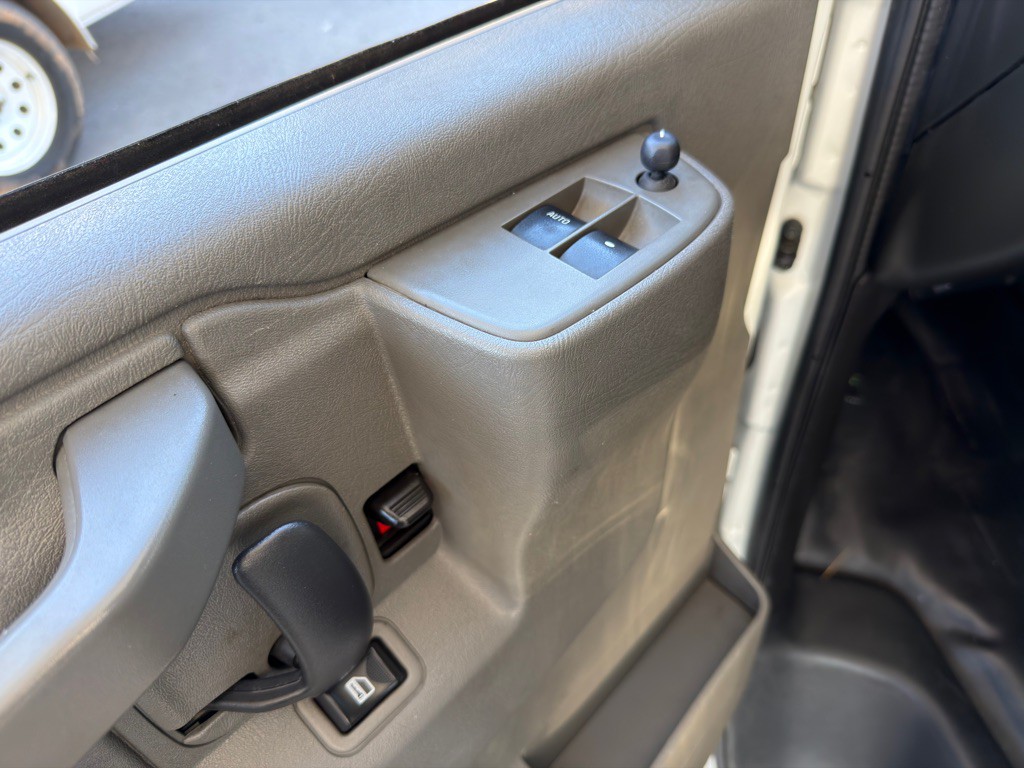 2019 Chevrolet Express Image 12