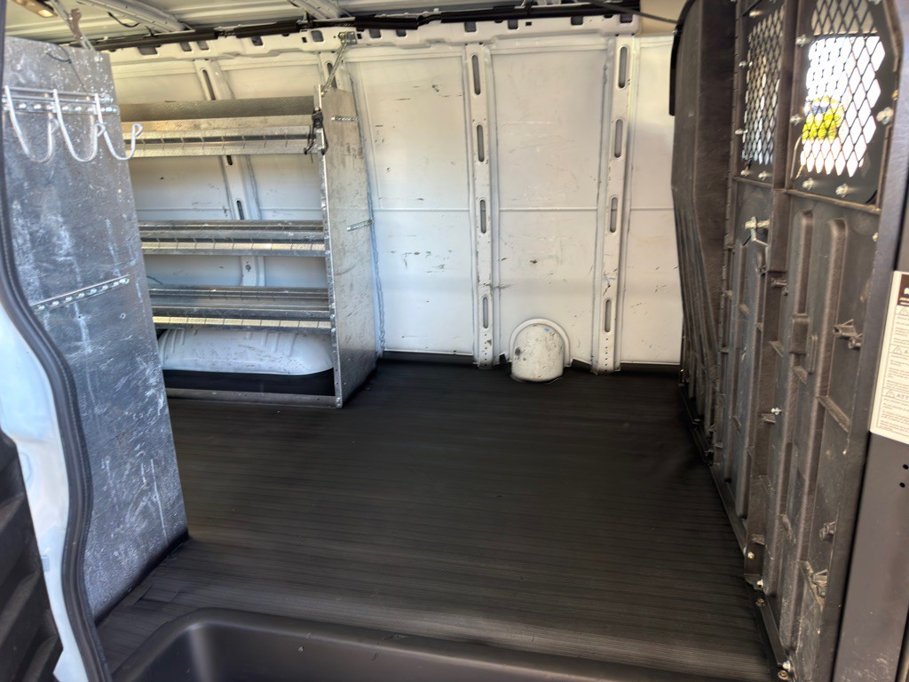 2019 Chevrolet Express Image 17