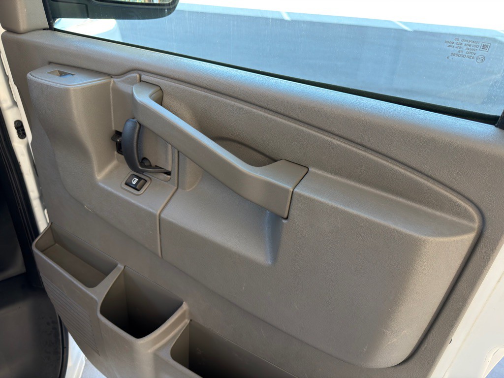 2019 Chevrolet Express Image 22