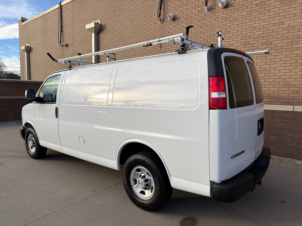 2019 Chevrolet Express Image 9