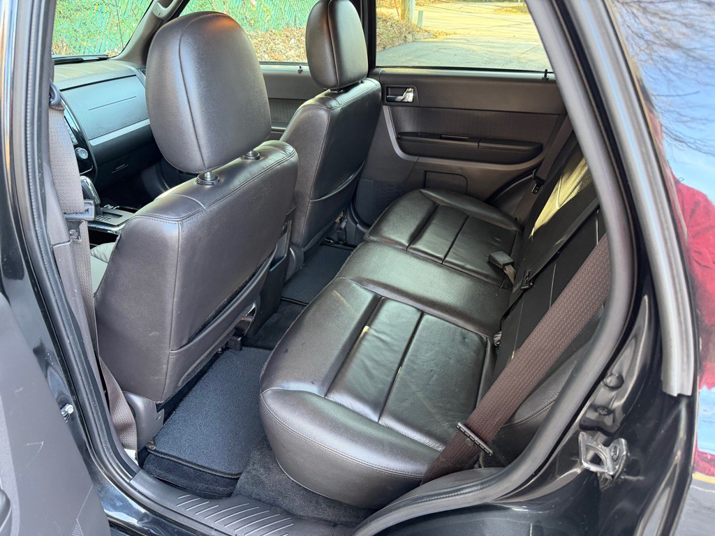 2011 Ford Escape Image 24