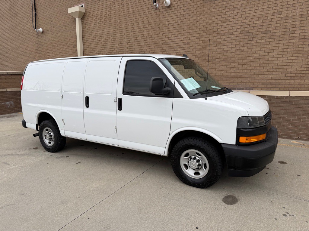 2020 Chevrolet Express Image 3