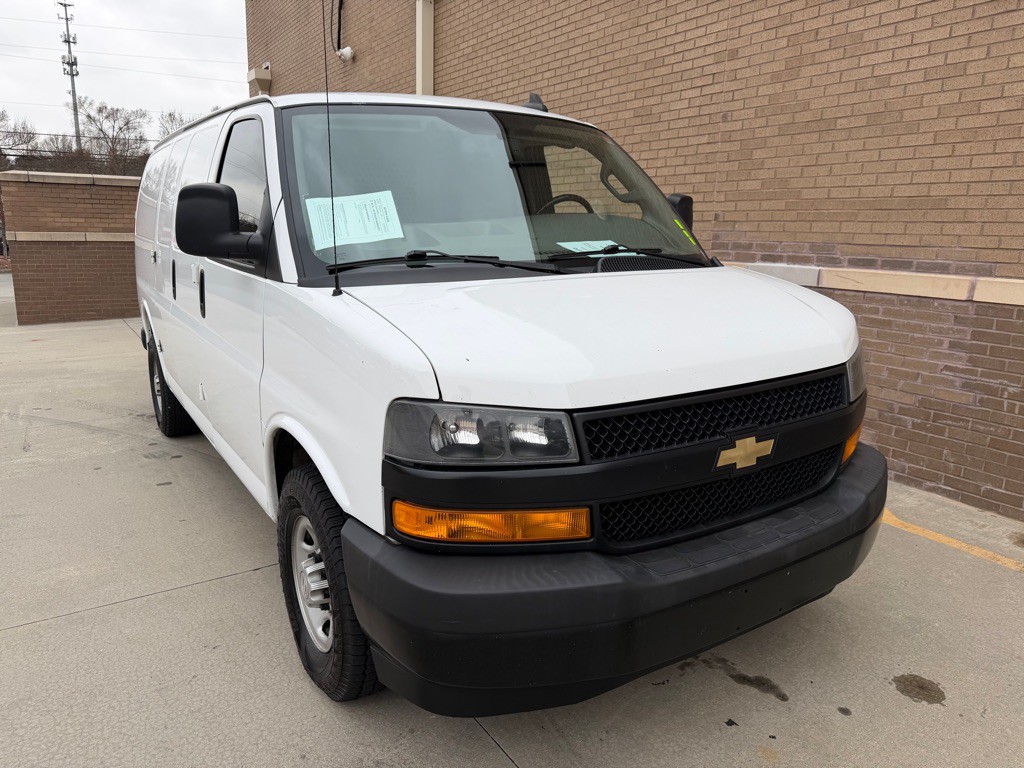 2020 Chevrolet Express Image 4