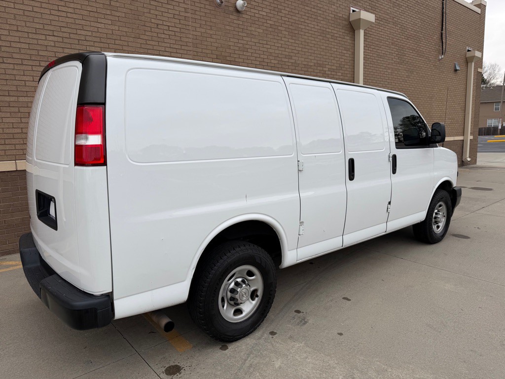 2020 Chevrolet Express Image 5