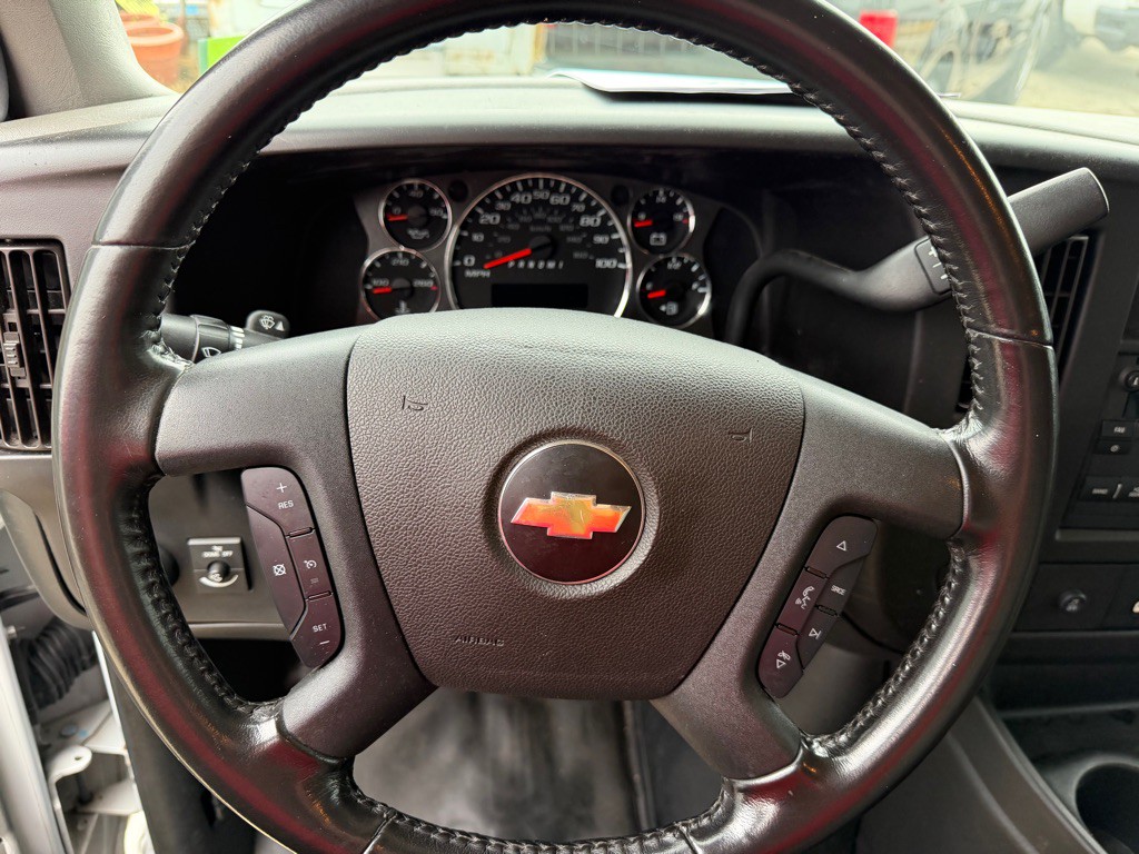 2020 Chevrolet Express Image 15