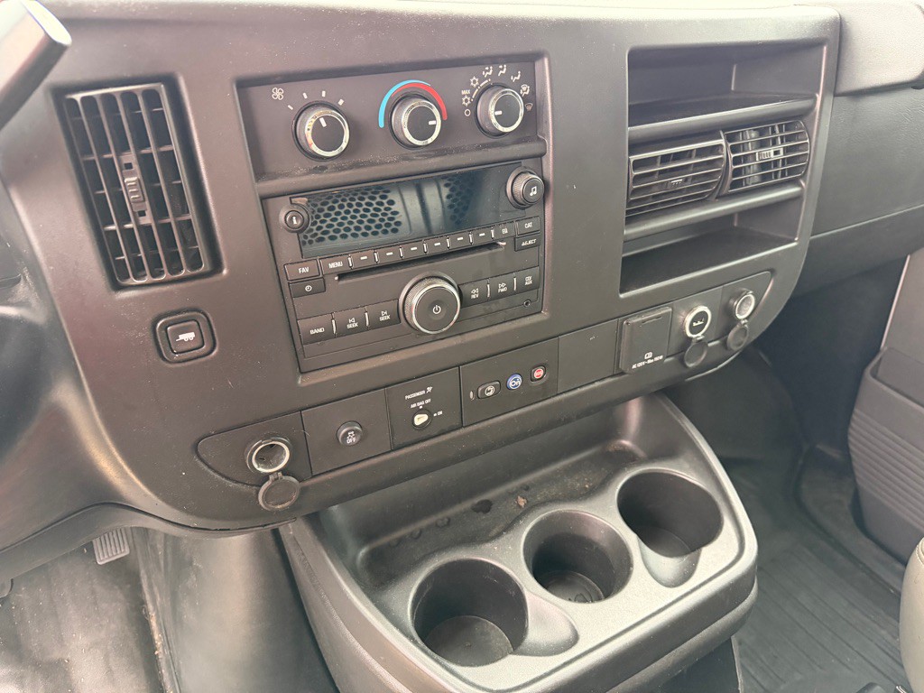 2020 Chevrolet Express Image 16