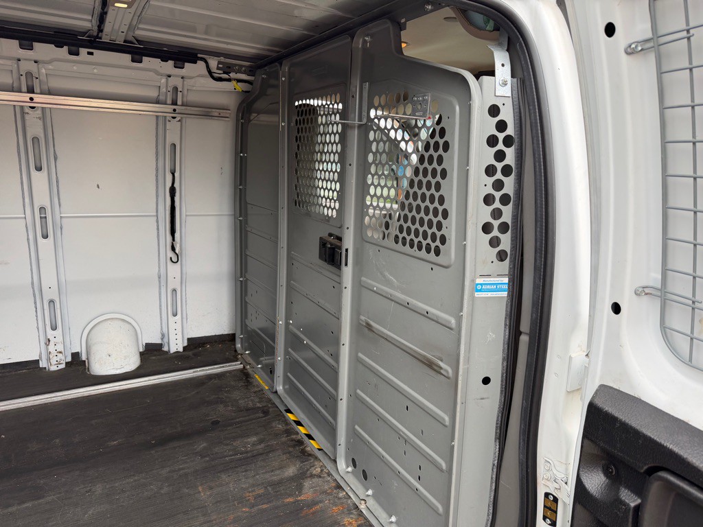 2020 Chevrolet Express Image 19