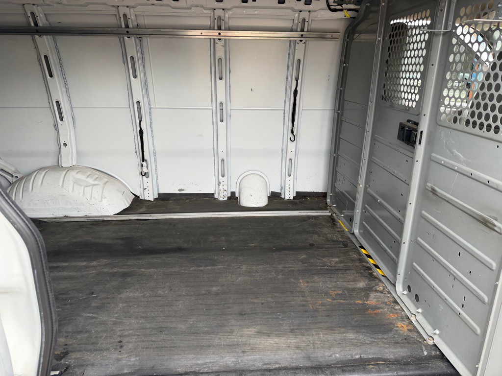 2020 Chevrolet Express Image 20