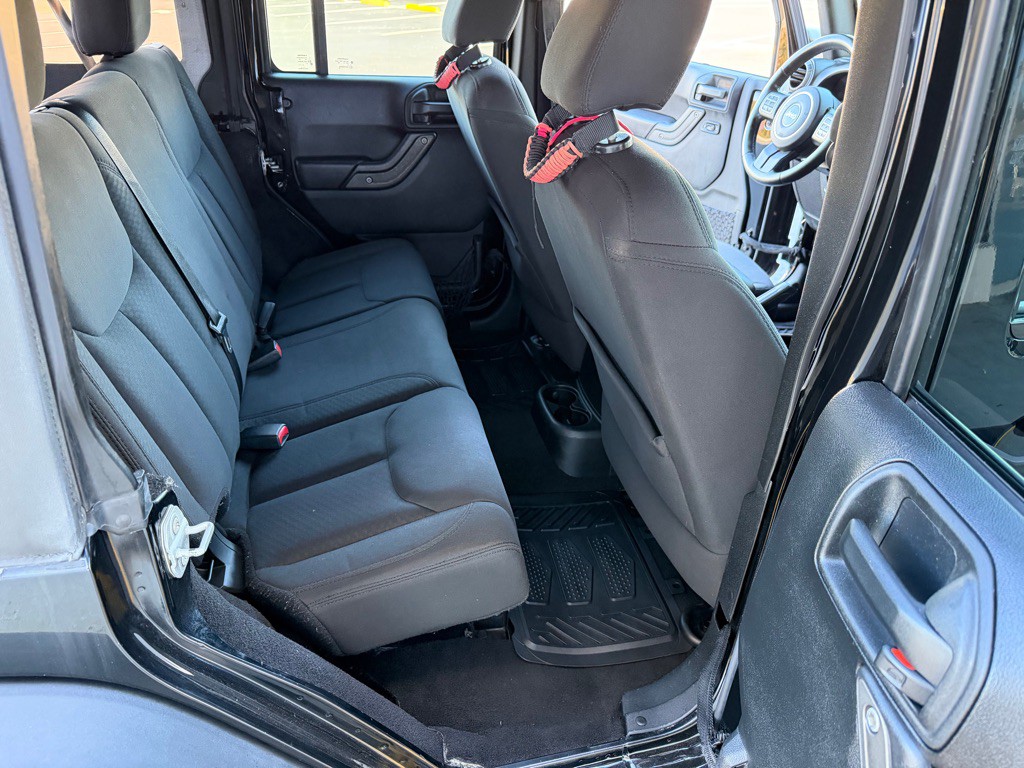 2016 Jeep Wrangler Unlimited Image 15