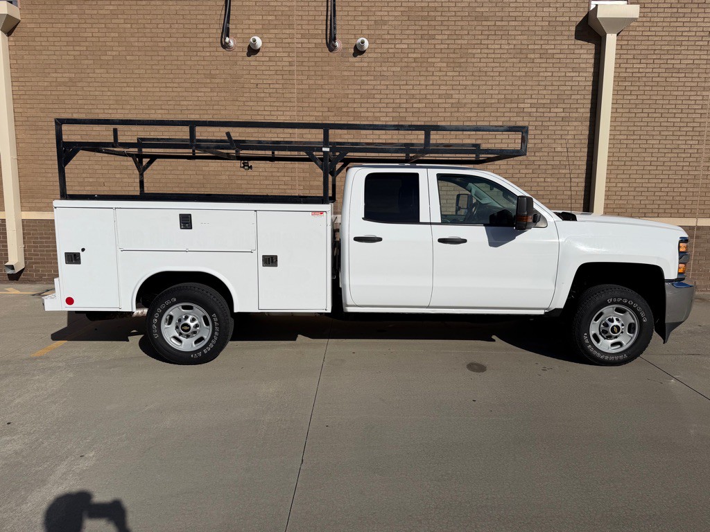 2019 Chevrolet Silverado 1500 Image 1