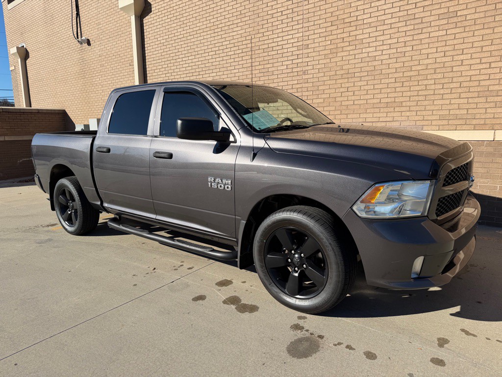 2016 RAM 1500 Image 1