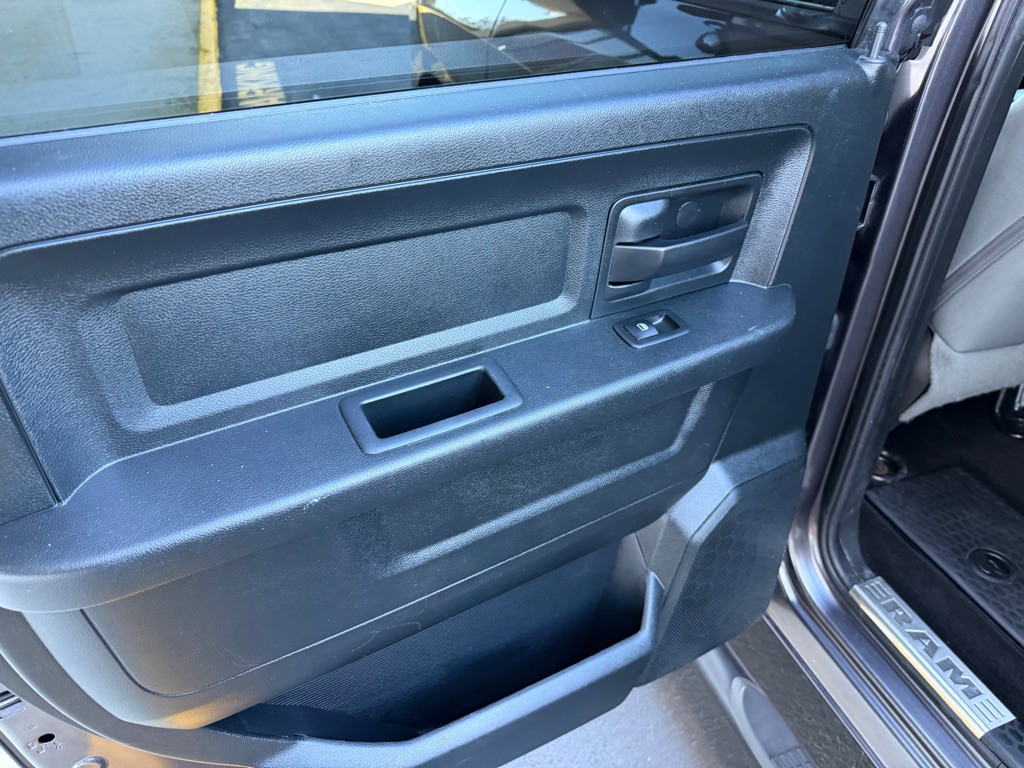 2016 RAM 1500 Image 16