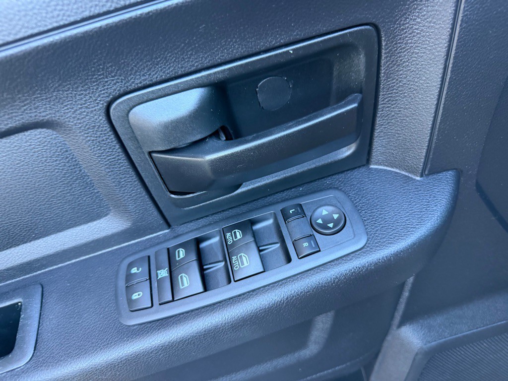 2016 RAM 1500 Image 17