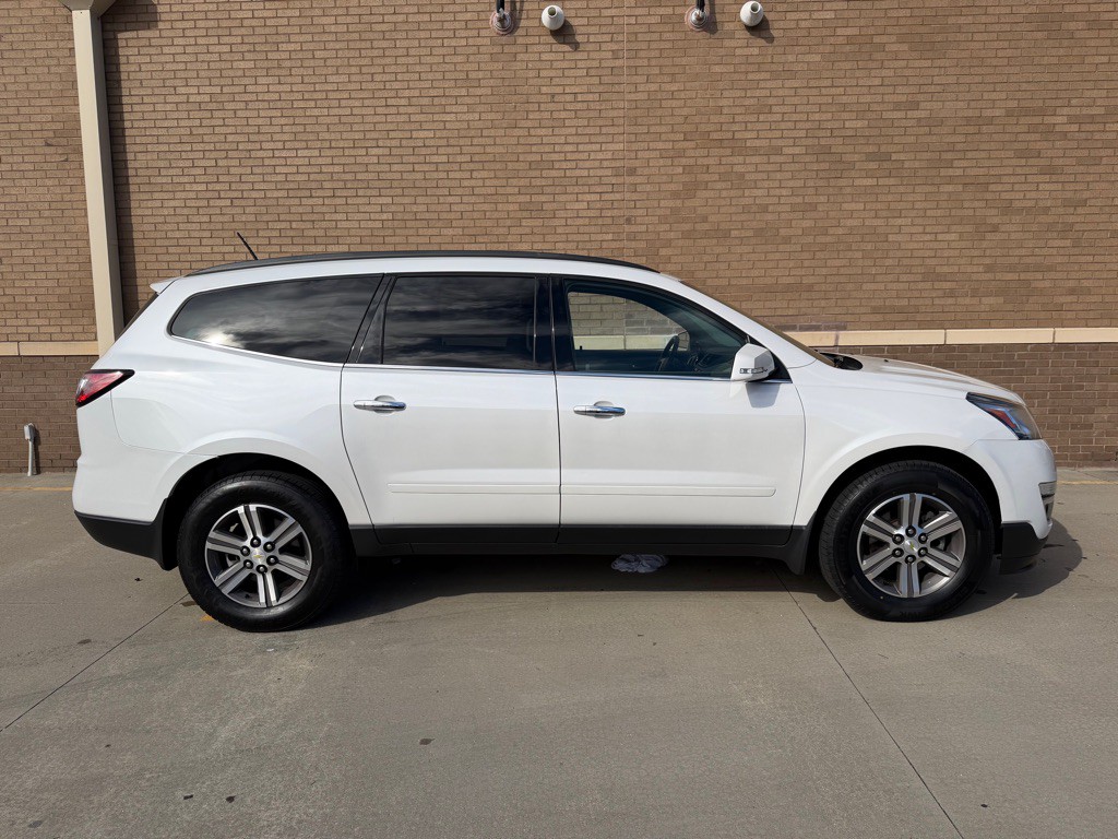 2017 Chevrolet Traverse Image 1
