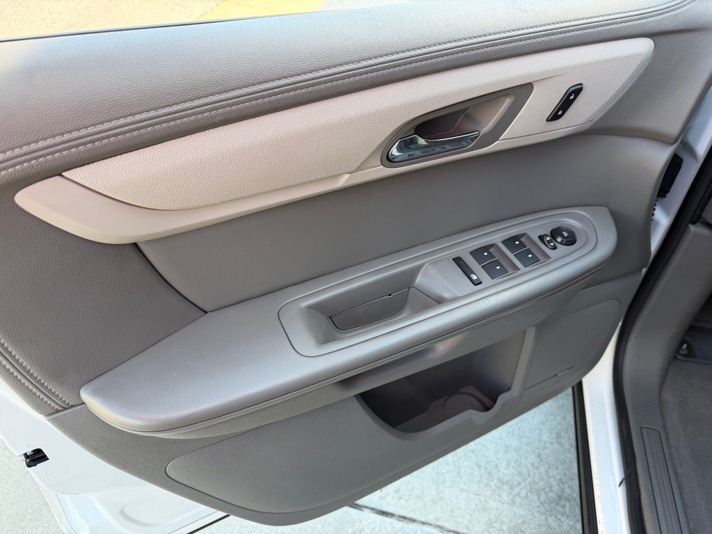 2017 Chevrolet Traverse Image 12