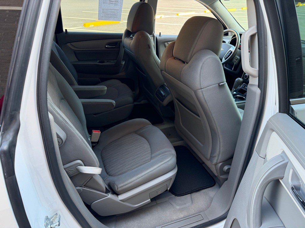 2017 Chevrolet Traverse Image 15