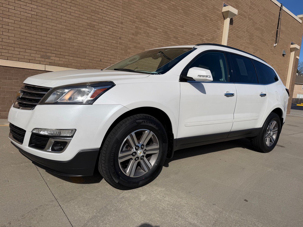 2017 Chevrolet Traverse Image 3