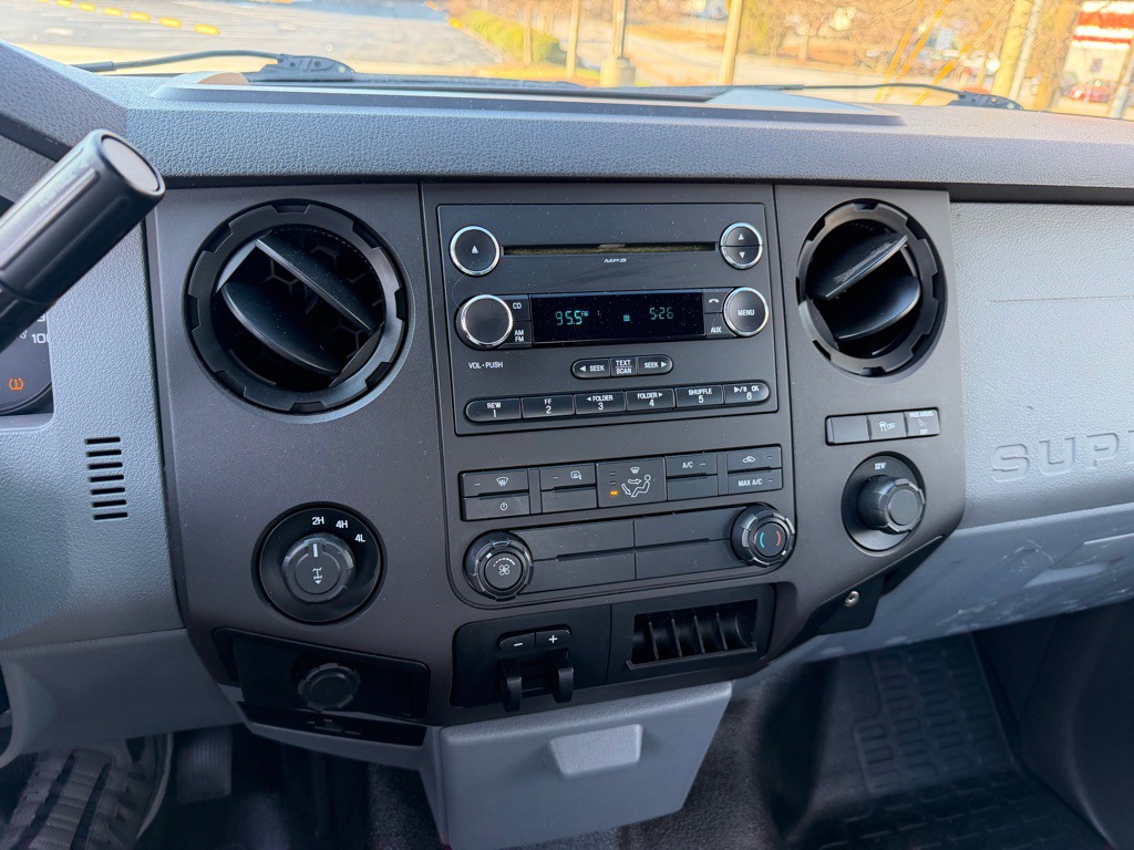 2012 Ford F-250 Image 17