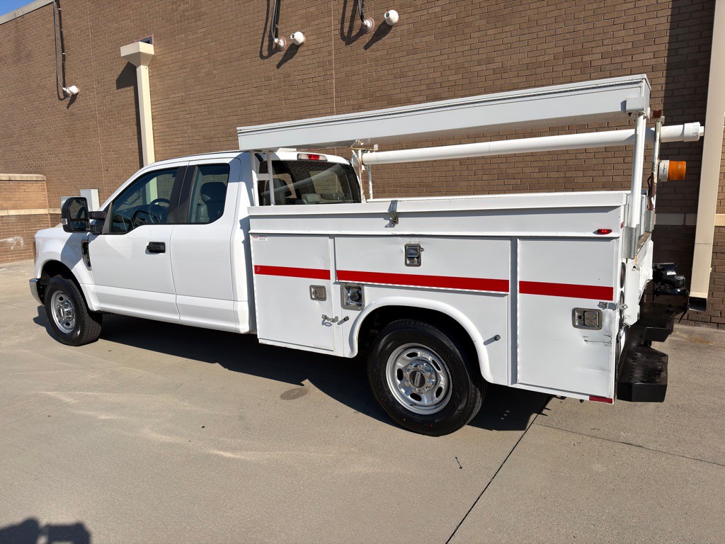 2017 Ford F-350 Image 3