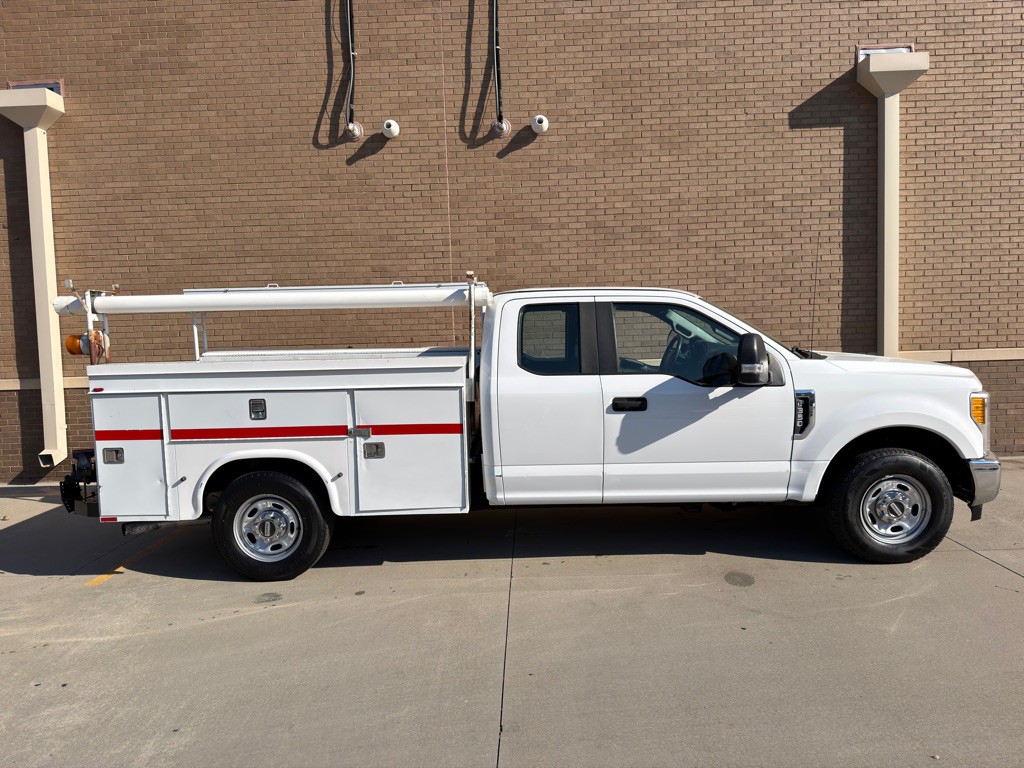 2017 Ford F-350 Image 8