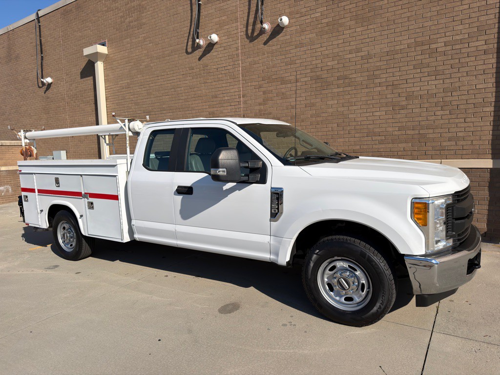 2017 Ford F-350 Image 9